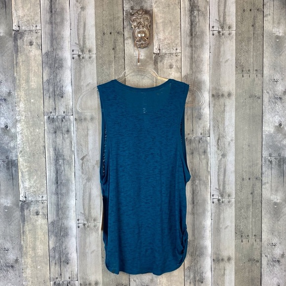 NWT Lululemon Round Two Tank in Dark Uniform Blue Size 8. - Picture 3 of 11